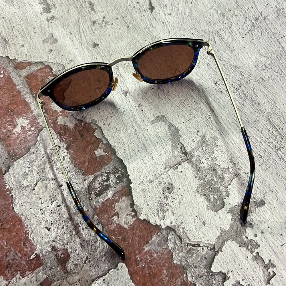 Smoke & Mirrors Shout SM106-B3-6 Retro Blue Tortoise Brushed Silver Sunglasses